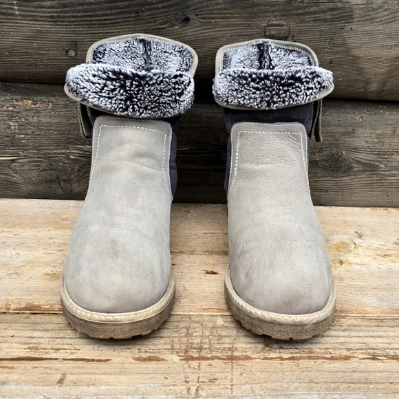 G.H. Bass & Co. Haley Taupe Nubuck Leather, Faux Fur Lined Winter Boots. WMS 9M - Picture 6 of 12